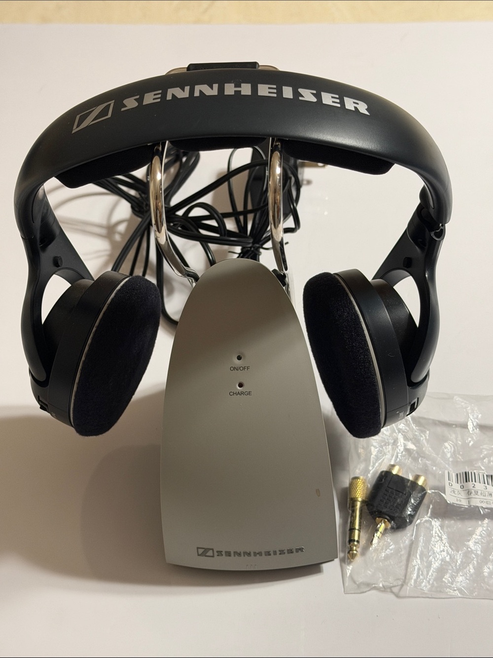 Sennheiser RS 120 II WirelessRF TV Headphone System with TR 120 Transmitter Dock